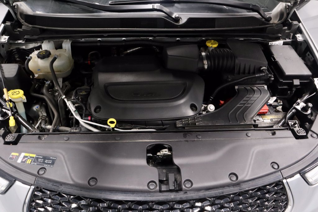 Used 2024 Chrysler Pacifica Touring-L FWD image 16