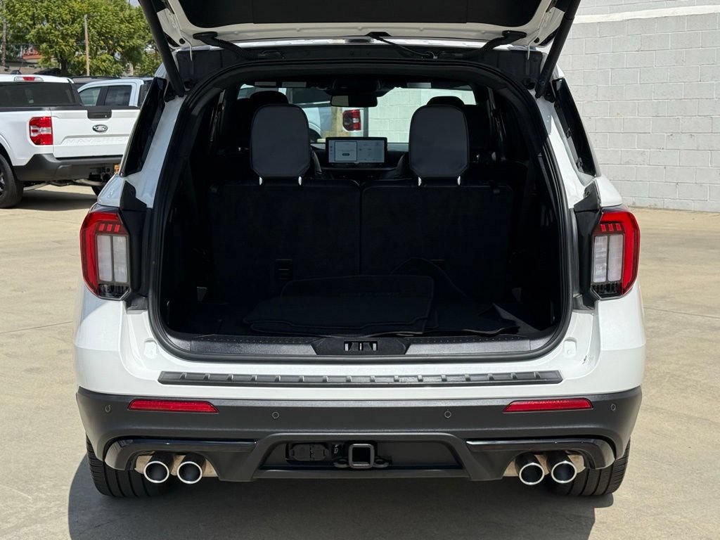 Certified 2025 Ford Explorer ST AWD/4WD image 15