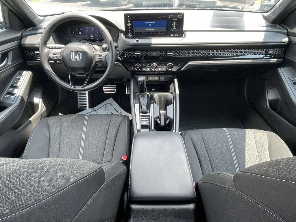 Used 2025 Honda Accord Sport image 11