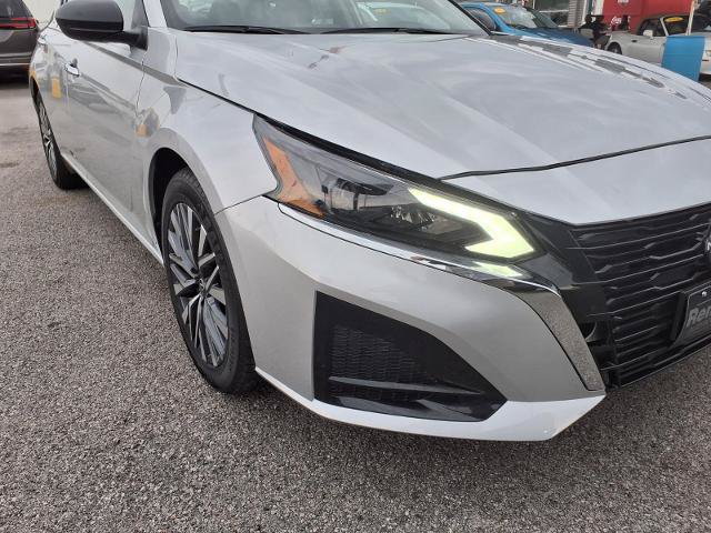 Used 2025 Nissan Altima 2.5 SV FWD image 22