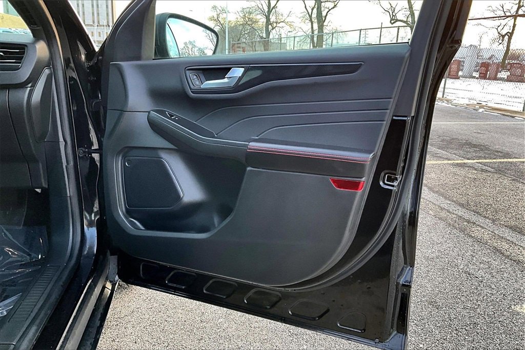 Certified 2023 Ford Escape ST-Line w/ Tech Pack #1 image 23