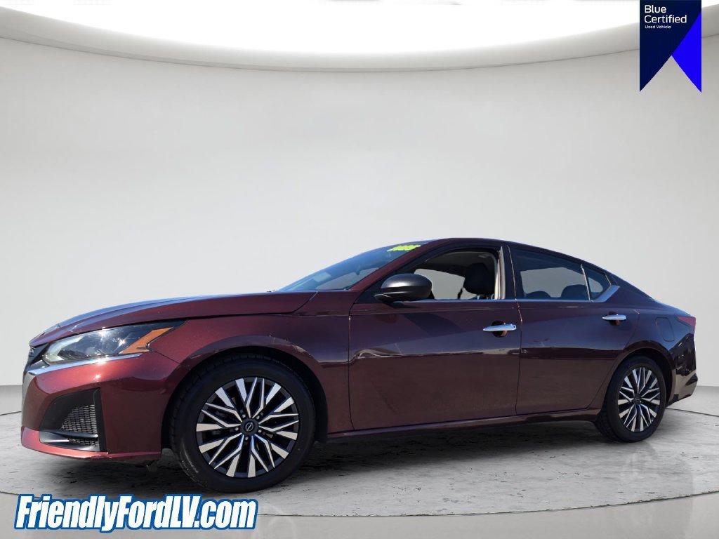 Used 2025 Nissan Altima 2.5 SV FWD image 2