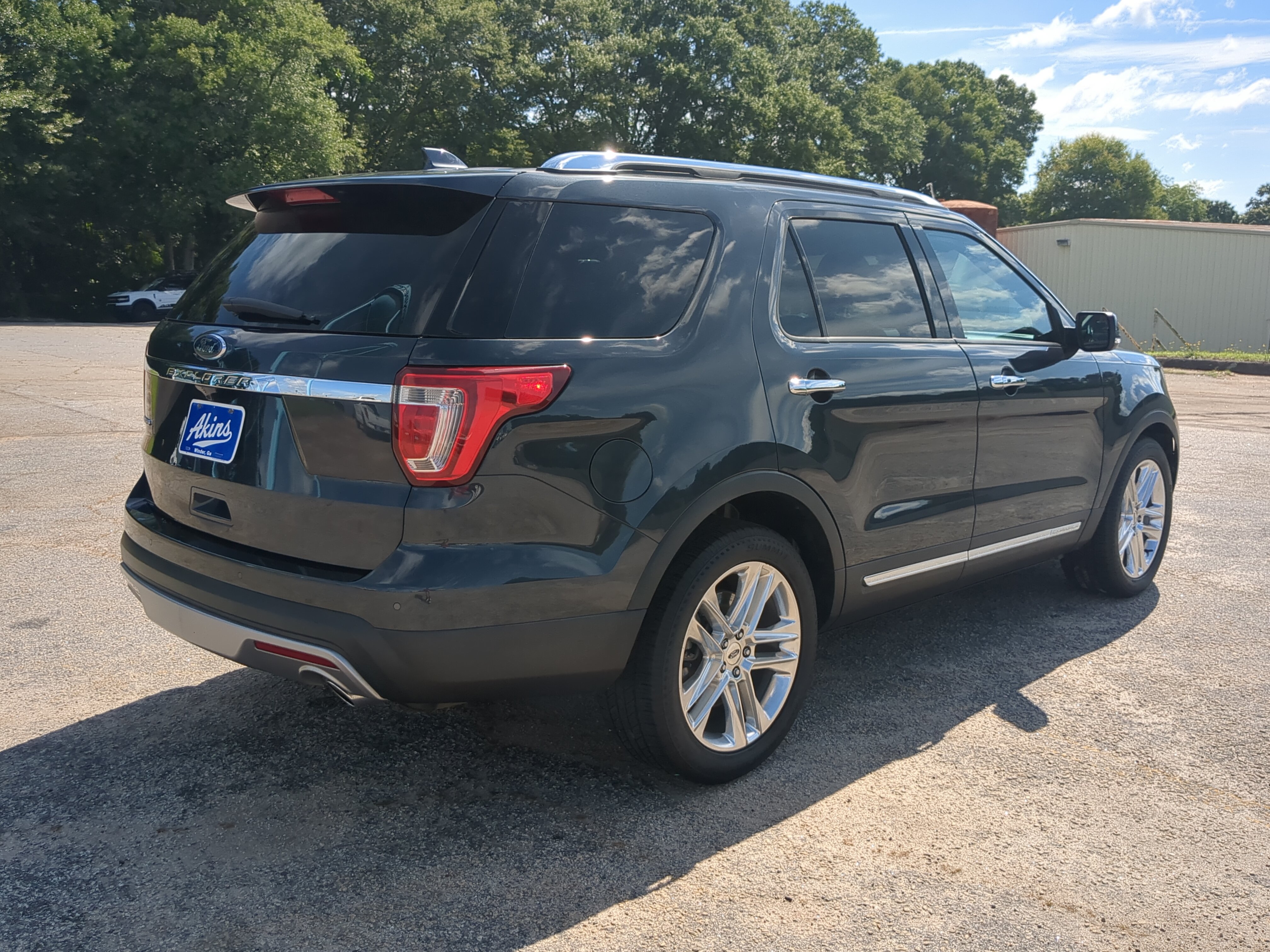 Certified 2017 Ford Explorer Limited FWD image 3