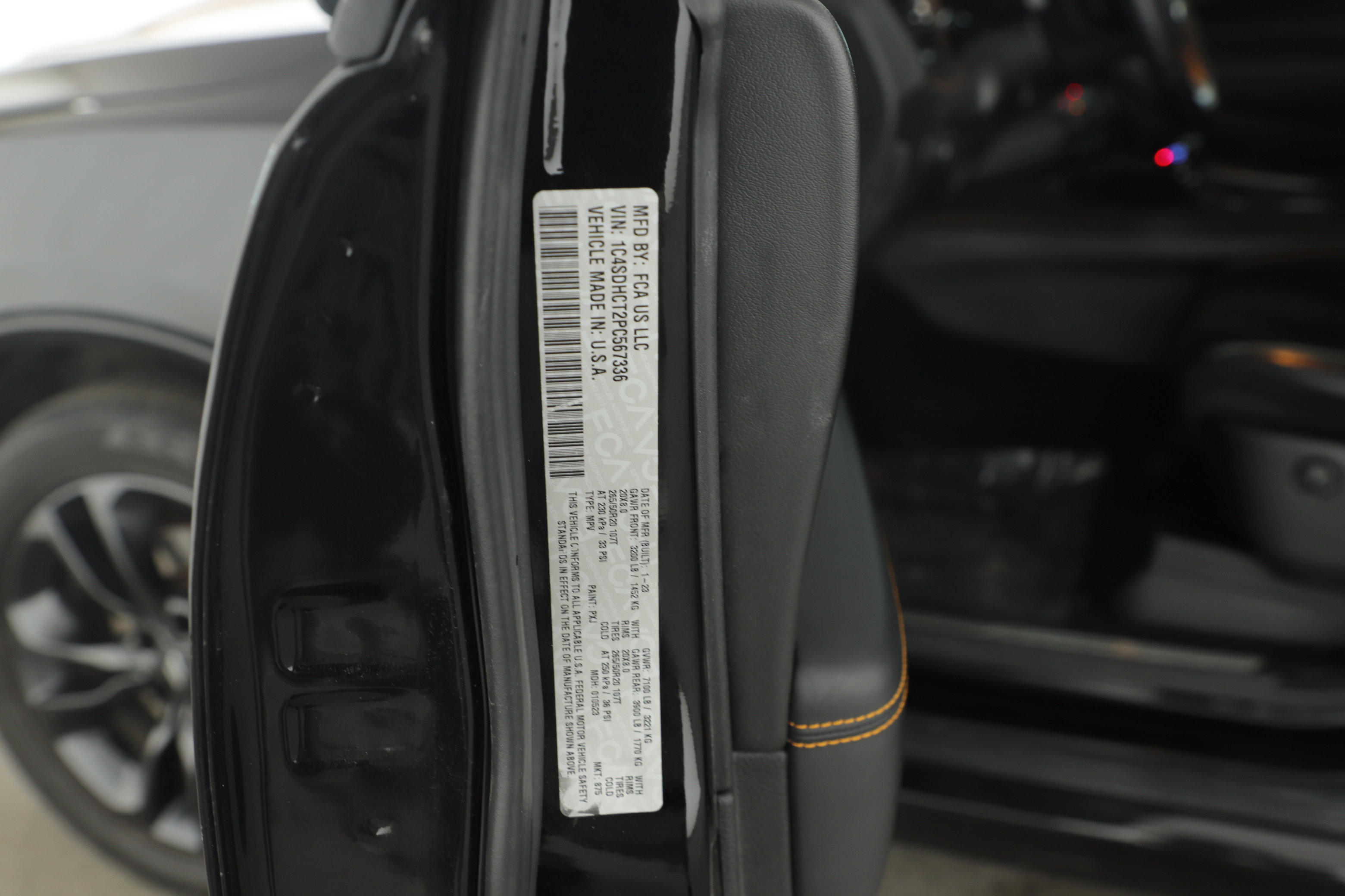 Used 2023 Dodge Durango R/T w/ Hemi Orange Plus Package image 29