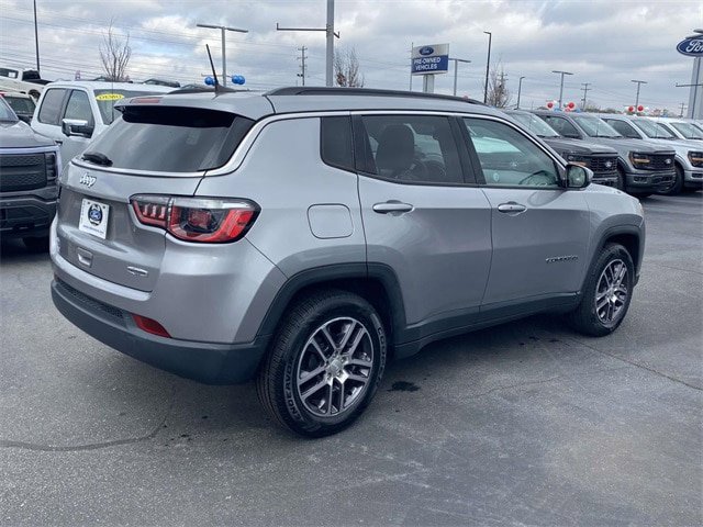 Used 2019 Jeep Compass Latitude FWD image 6