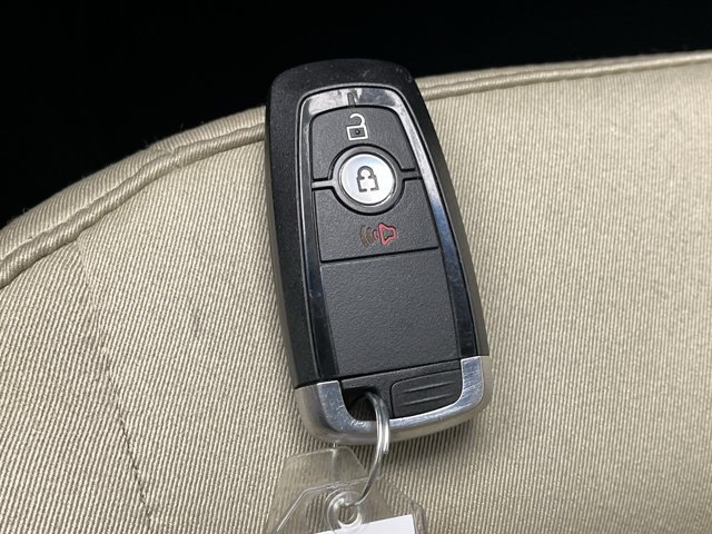Certified 2019 Ford Edge SE w/ Cargo Accessory Package AWD/4WD image 23
