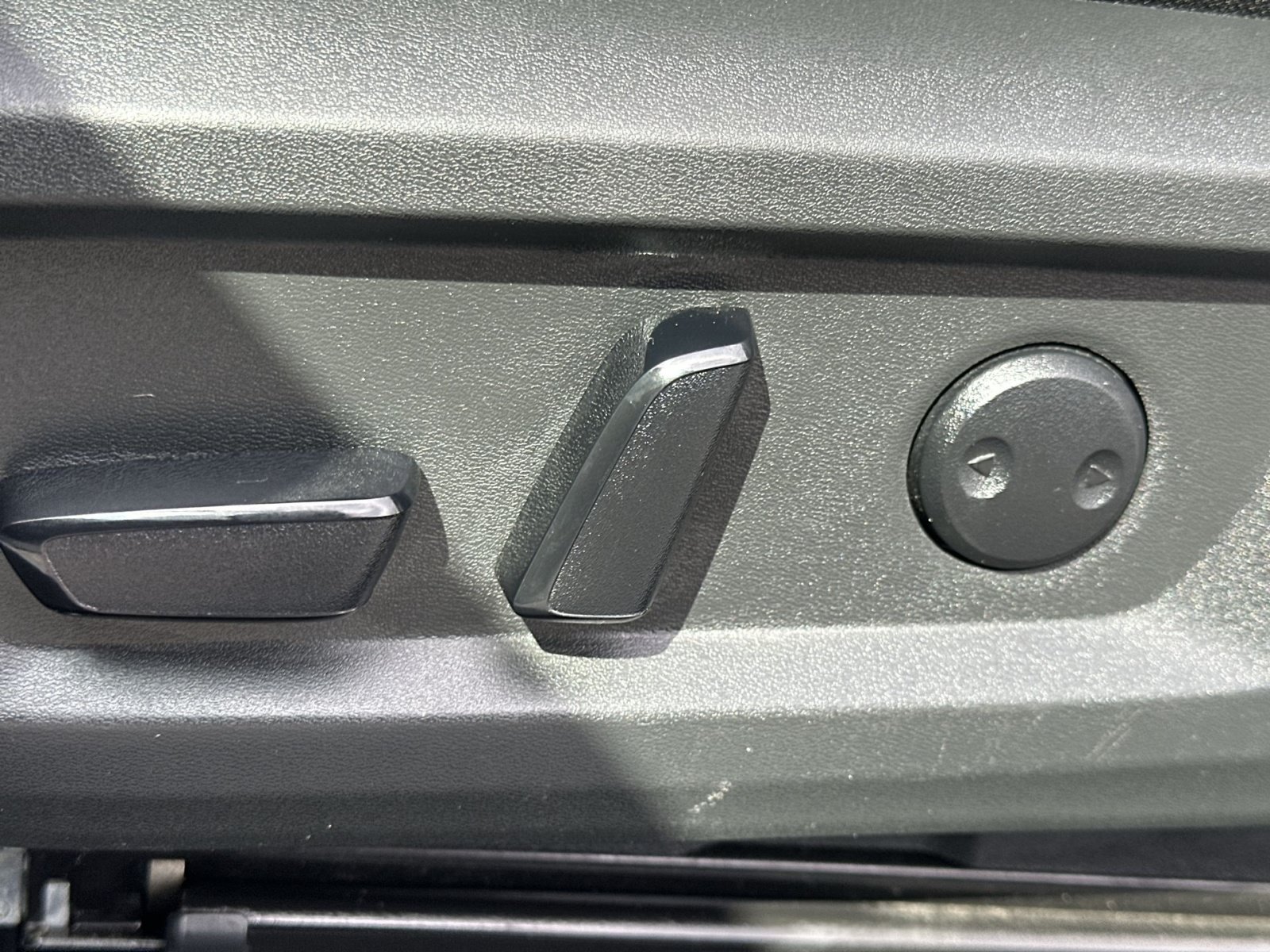 Used 2024 Nissan Rogue SV FWD image 15