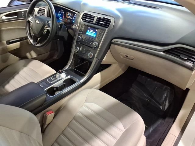 Certified 2017 Ford Fusion SE FWD image 27