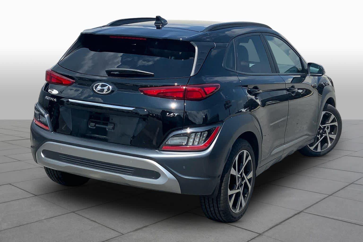 Used 2023 Hyundai Kona Limited FWD image 12