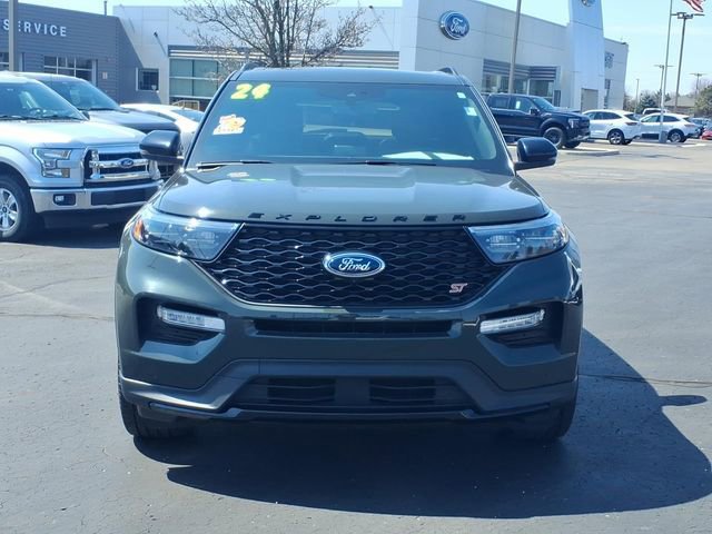 Certified 2024 Ford Explorer ST w/ Equipment Group 401A AWD/4WD image 6