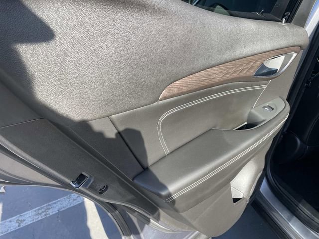 Used 2021 Buick Envision Avenir w/ Technology Package II image 22