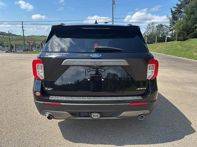 Certified 2023 Ford Explorer XLT w/ Equipment Group 202A AWD/4WD image 3