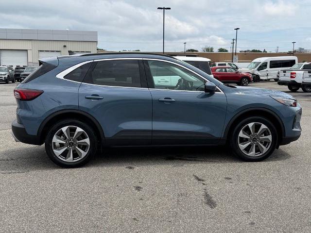 Certified 2025 Ford Escape Platinum AWD/4WD image 10