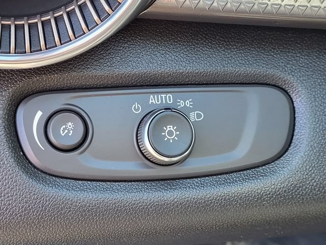 Used 2025 Chevrolet Trax ACTIV FWD image 15