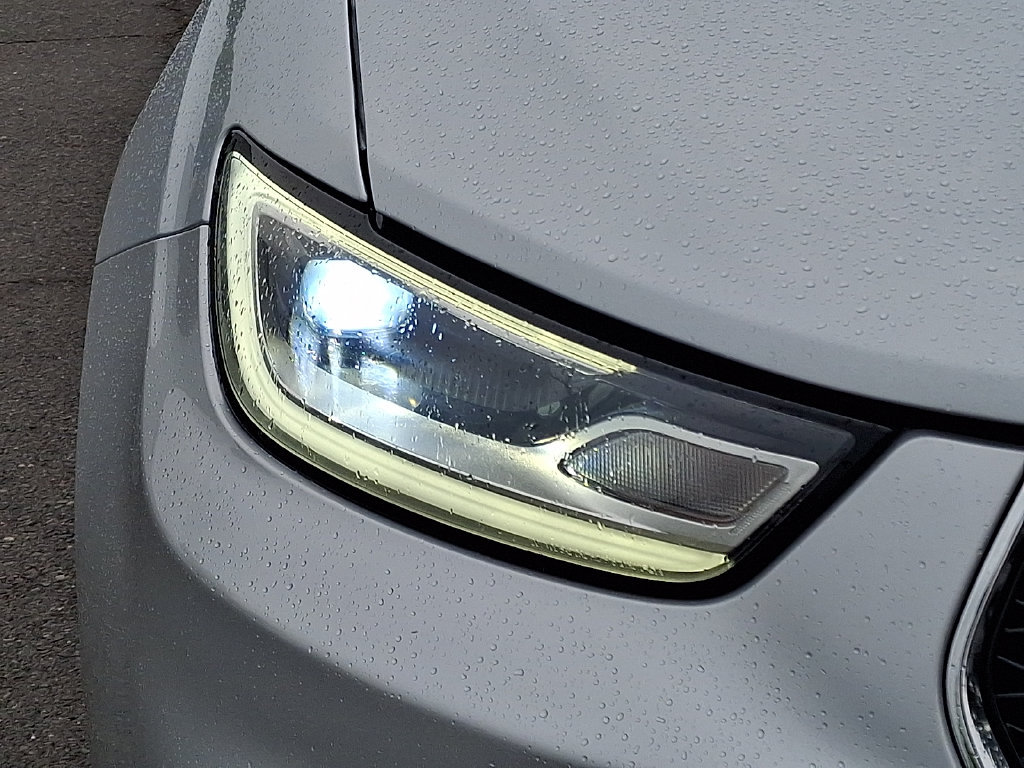 Used 2024 Chrysler Pacifica Touring-L FWD image 12