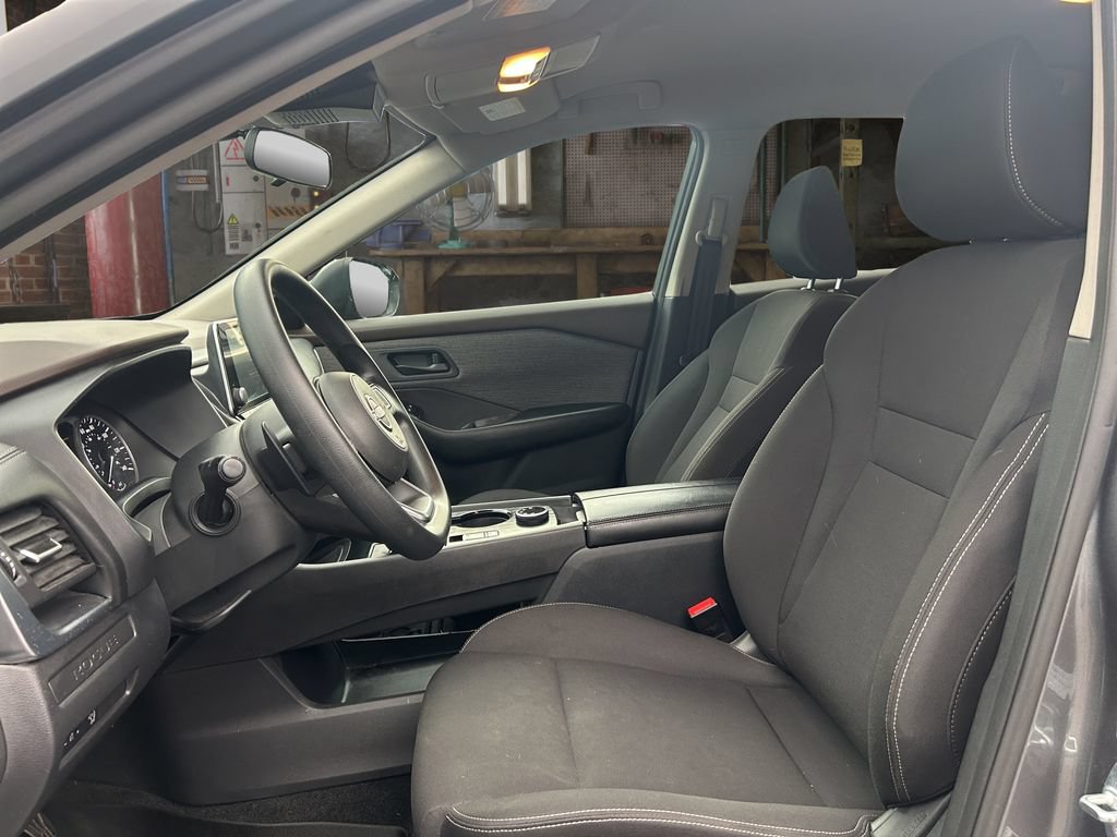Used 2023 Nissan Rogue S AWD/4WD image 19