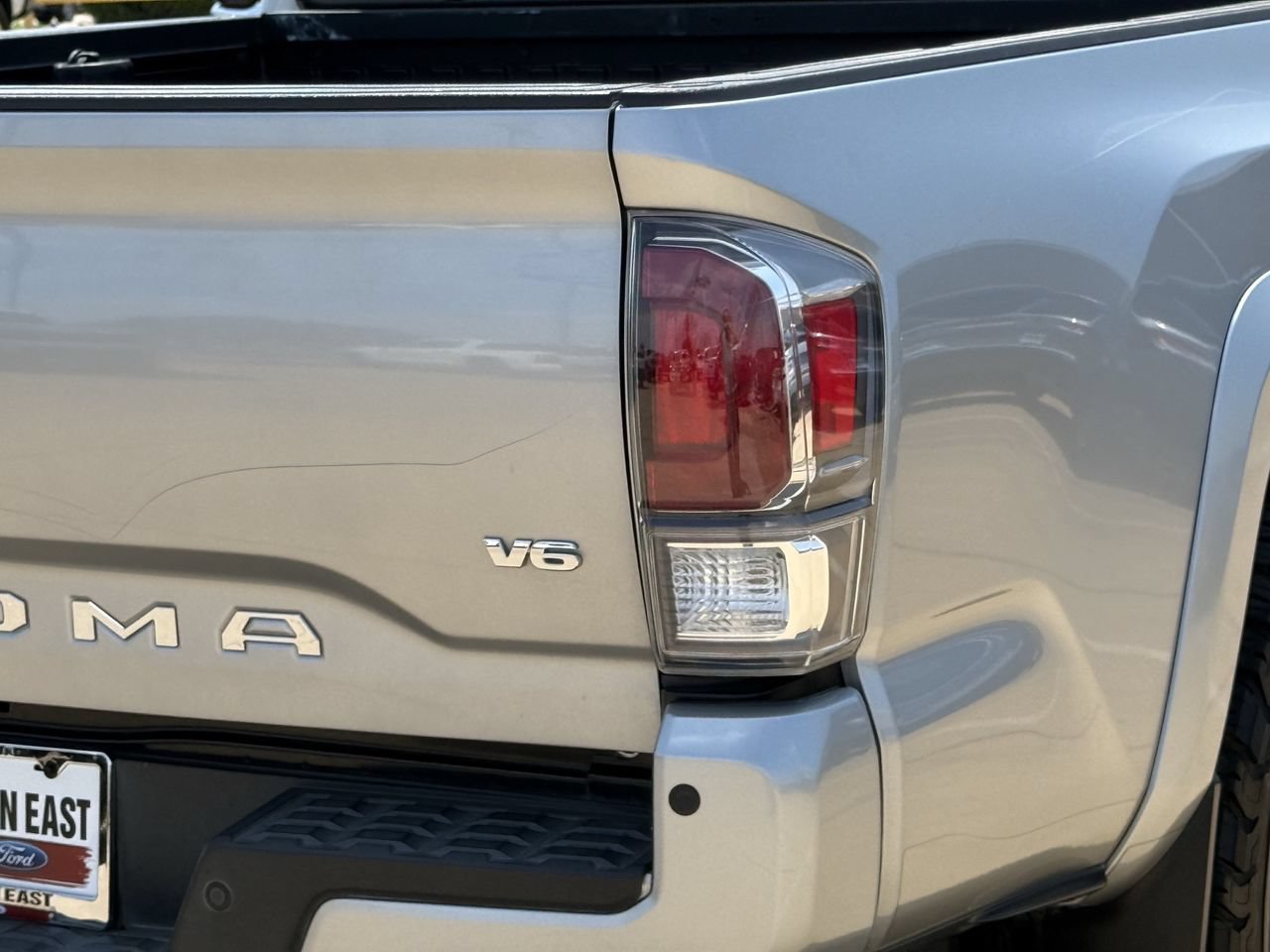 Used 2023 Toyota Tacoma TRD Sport w/ Technology Package AWD/4WD image 7
