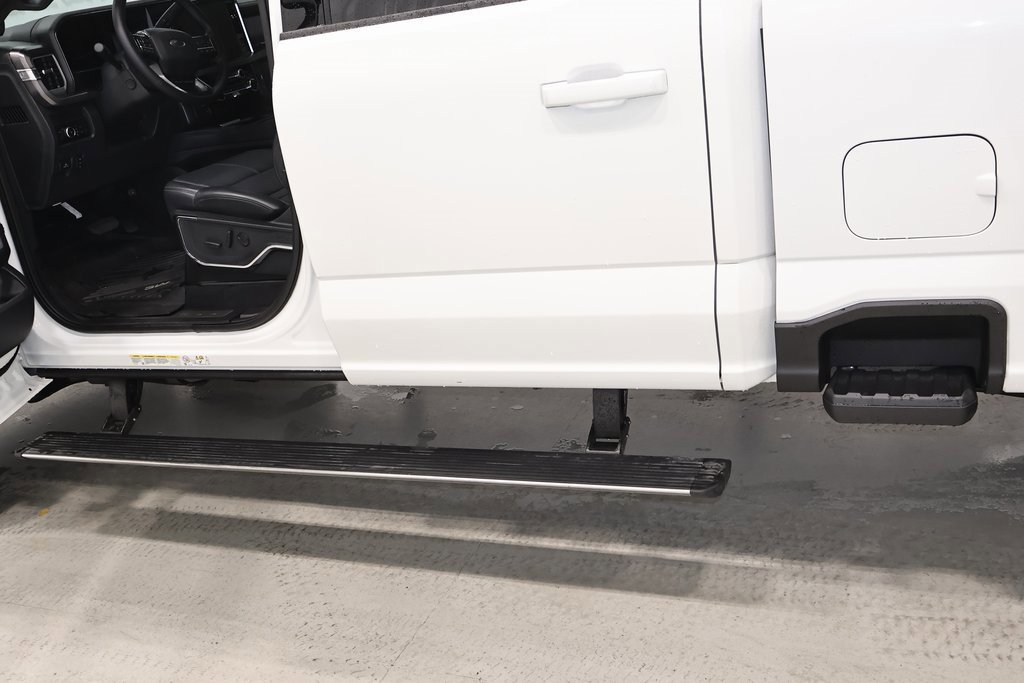 Certified 2025 Ford F450 Platinum w/ FX4 Off-Road Package image 46