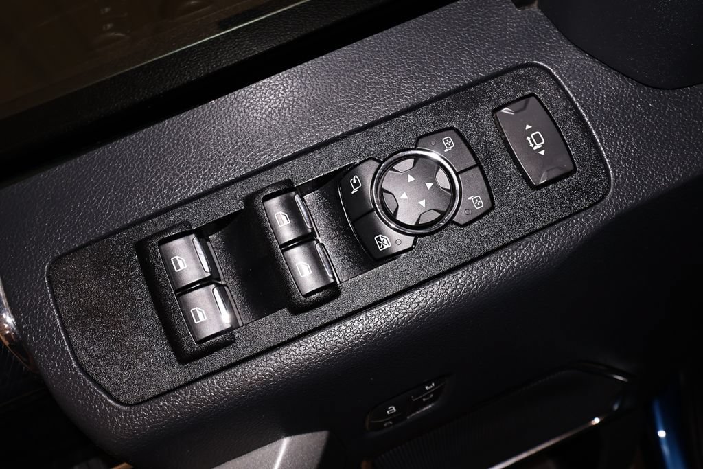 Certified 2022 Ford F350 Platinum AWD/4WD image 9
