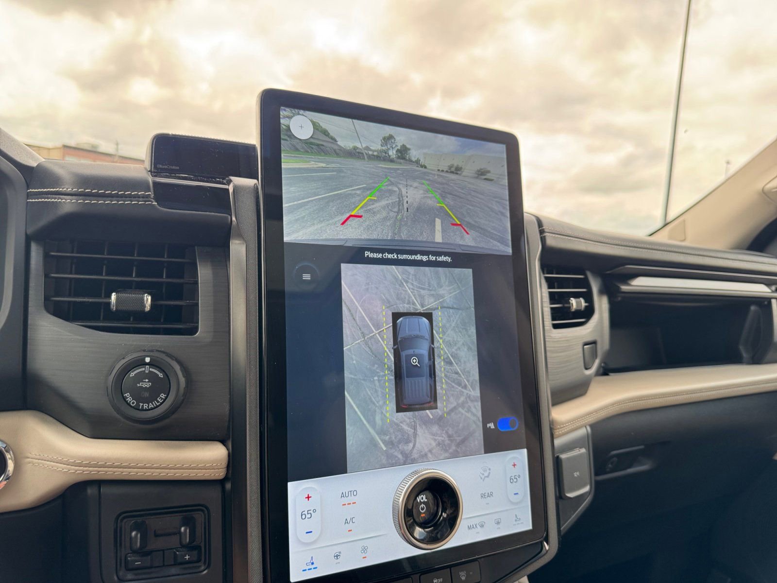 Certified 2023 Ford Expedition Platinum AWD/4WD image 35