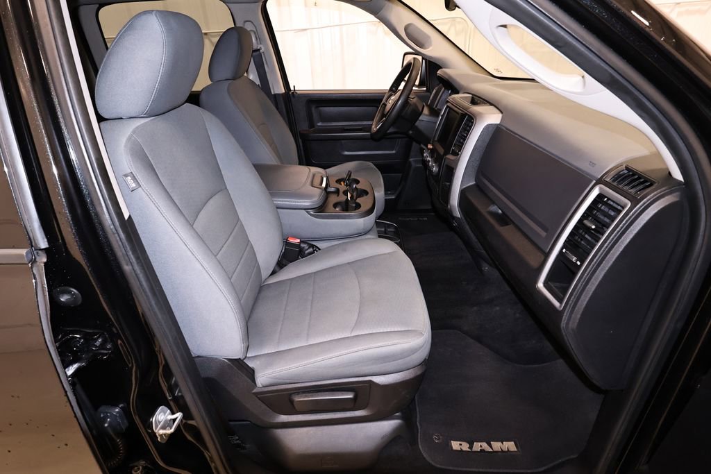 Used 2017 RAM 1500 Express w/ Black Ram 1500 Express Group AWD/4WD image 18