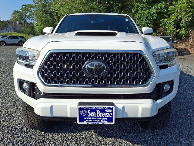 Used 2018 Toyota Tacoma TRD Sport w/ TRD Premium Sport Package AWD/4WD image 2