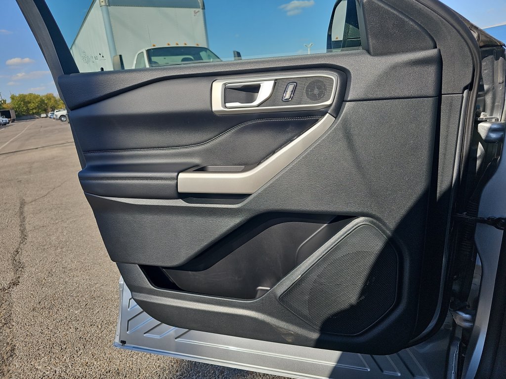 Certified 2023 Ford Explorer XLT w/ Equipment Group 202A AWD/4WD image 26