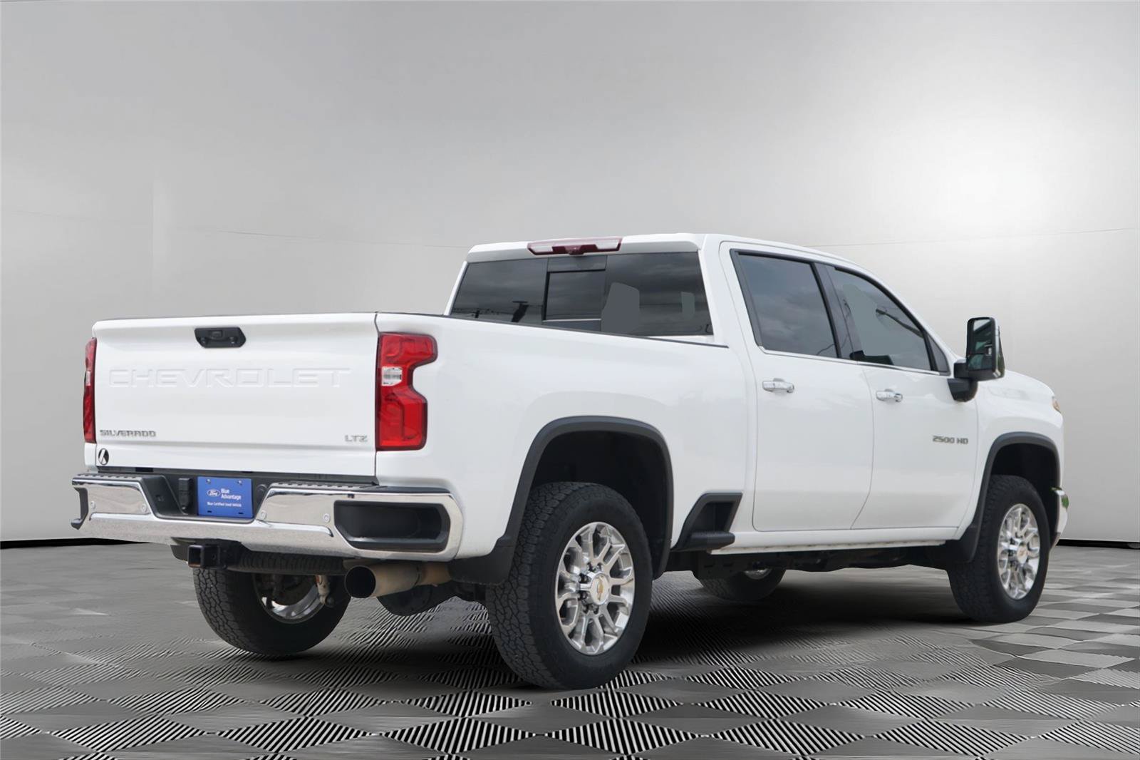 Used 2024 Chevrolet Silverado 2500 LTZ w/ LTZ Premium Package AWD/4WD image 5