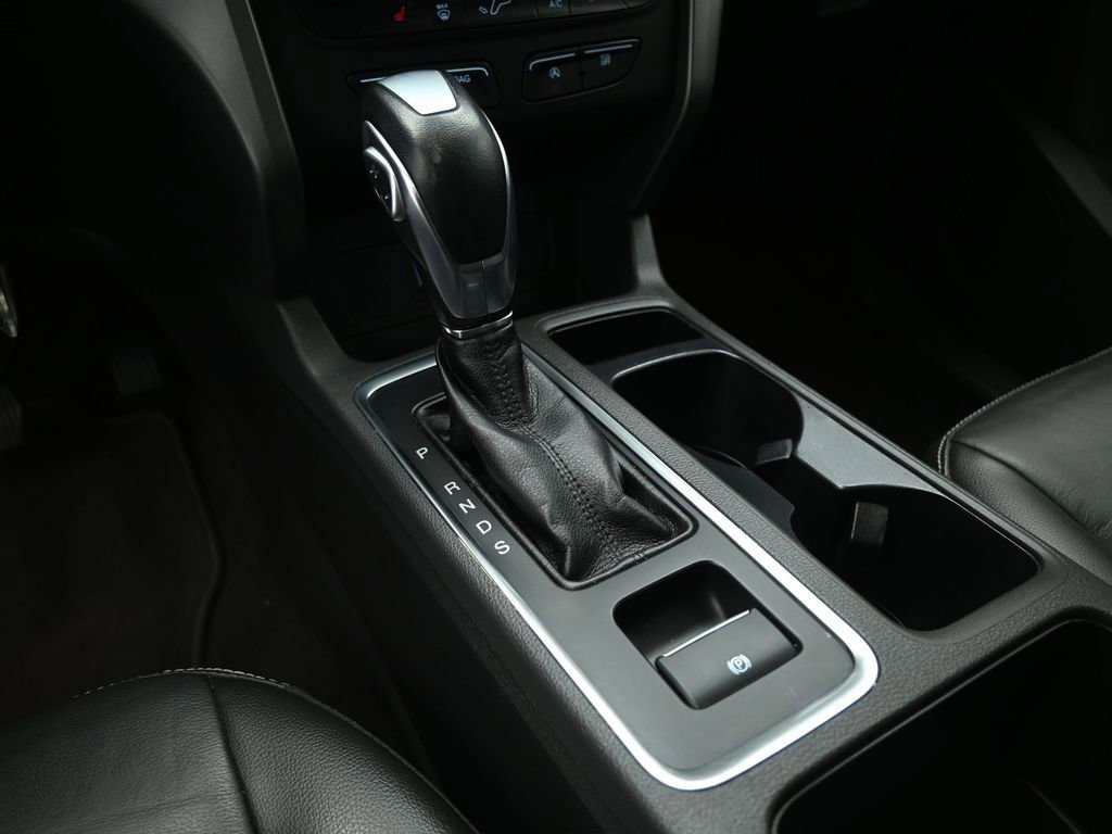 Certified 2018 Ford Escape SEL image 18