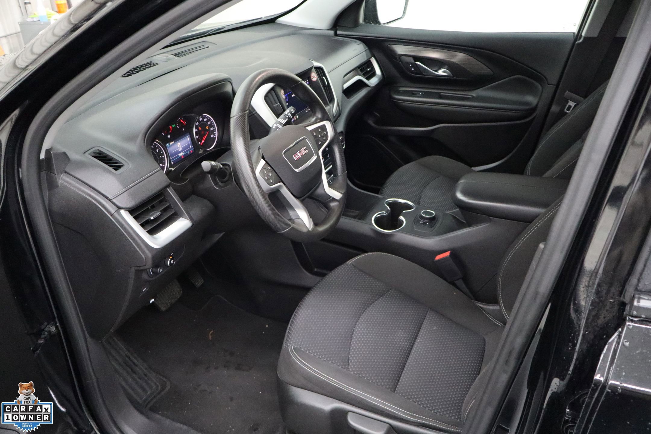 Used 2024 GMC Terrain SLE image 29