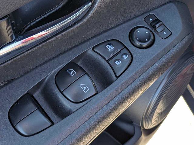 Used 2021 Nissan Kicks SV image 18