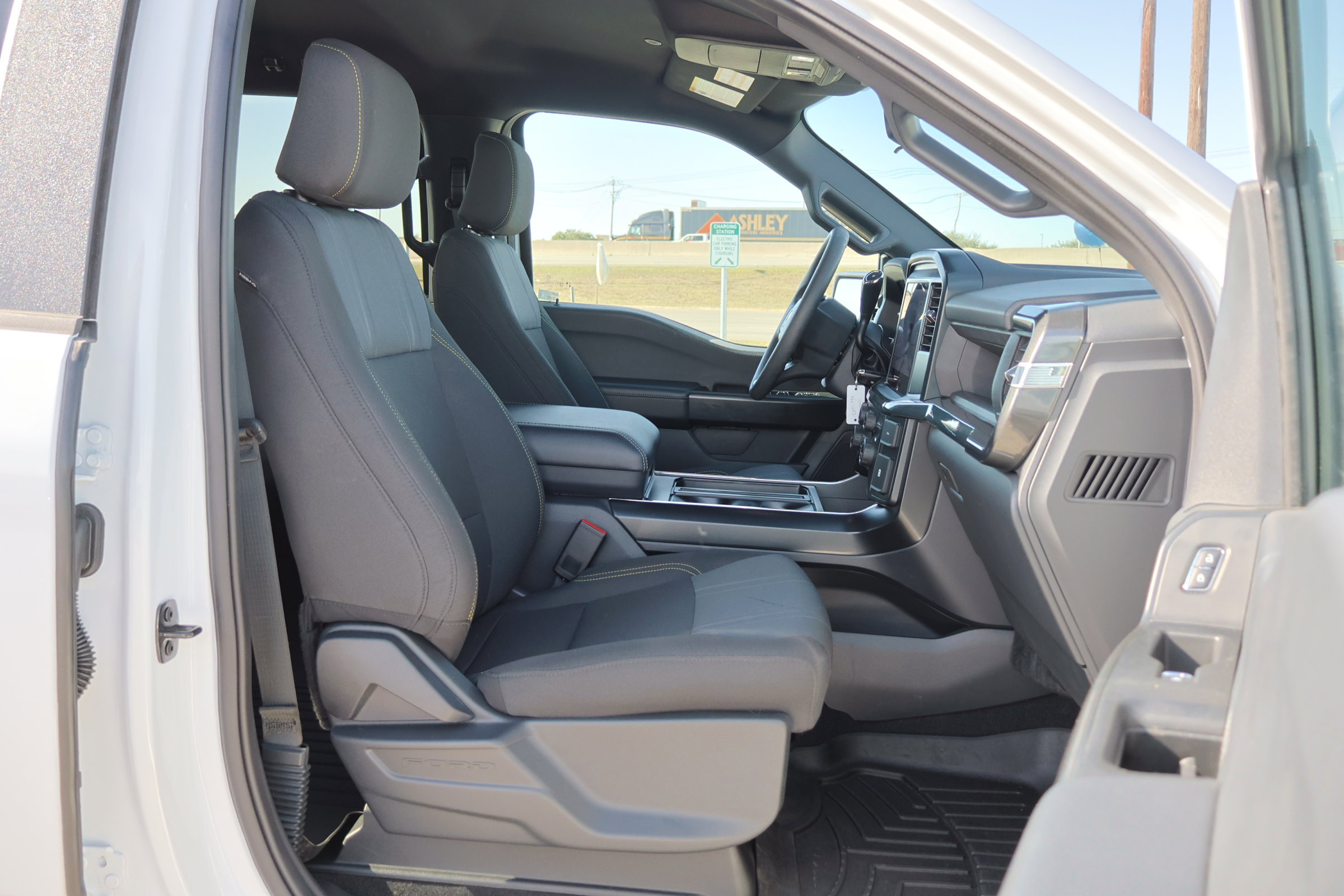 Certified 2025 Ford F150 STX w/ Equipment Group 200A image 34