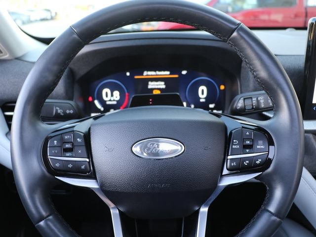 Certified 2025 Ford Explorer Platinum w/ Ultimate Package AWD/4WD image 24