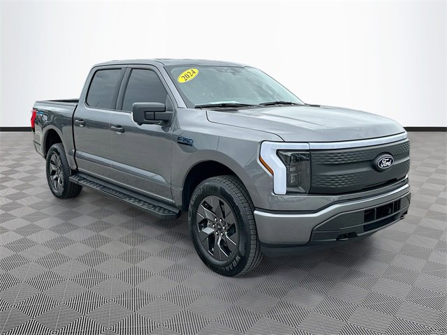 Certified 2024 Ford F150 Lightning XLT w/ Max Trailer Tow Package image 3
