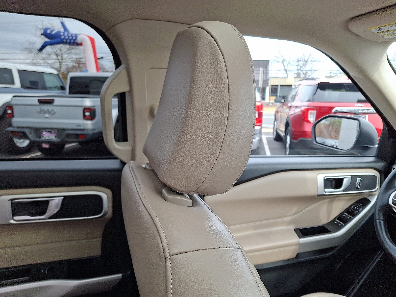 Certified 2021 Ford Explorer XLT w/ Equipment Group 202A image 13