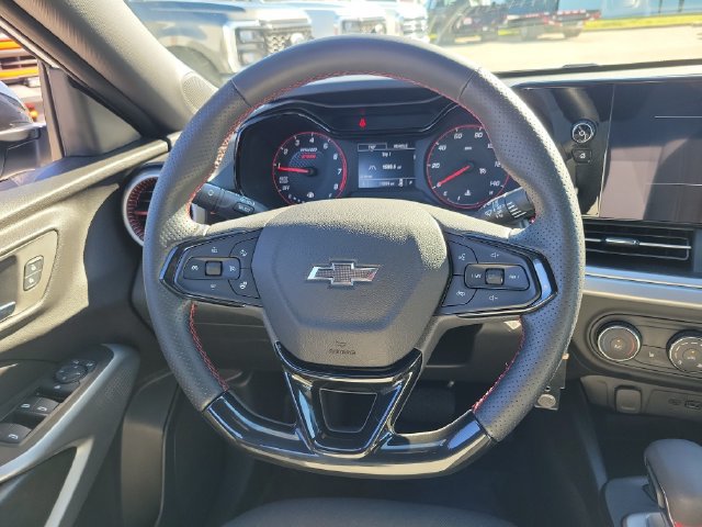 Used 2026 Chevrolet Trax RS w/ Sunroof Package FWD image 19