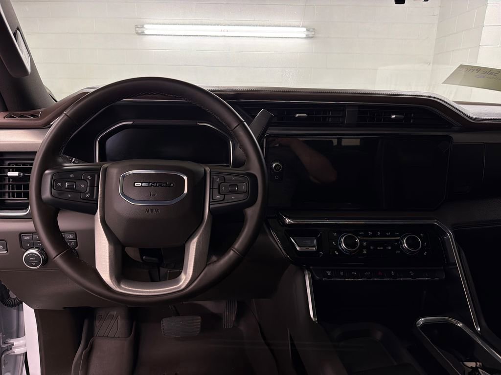 Used 2024 GMC Sierra 3500 Denali w/ Denali Reserve Package AWD/4WD image 13