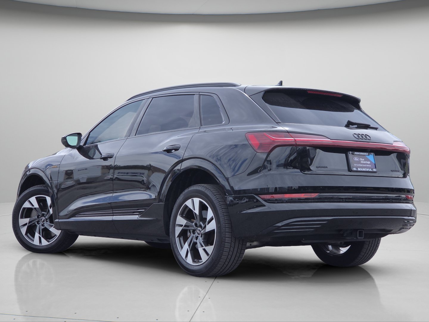 Used 2023 Audi e-tron Premium w/ Convenience Plus Package AWD/4WD image 20