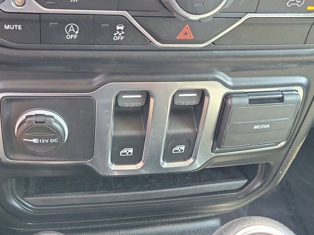 Used 2021 Jeep Wrangler Sport image 25