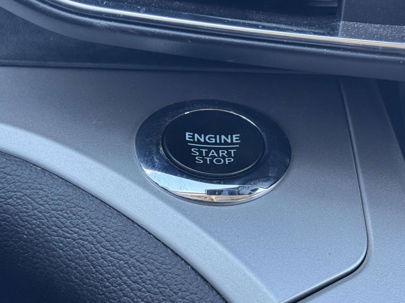 Certified 2022 Ford Explorer XLT w/ Equipment Group 202A image 28