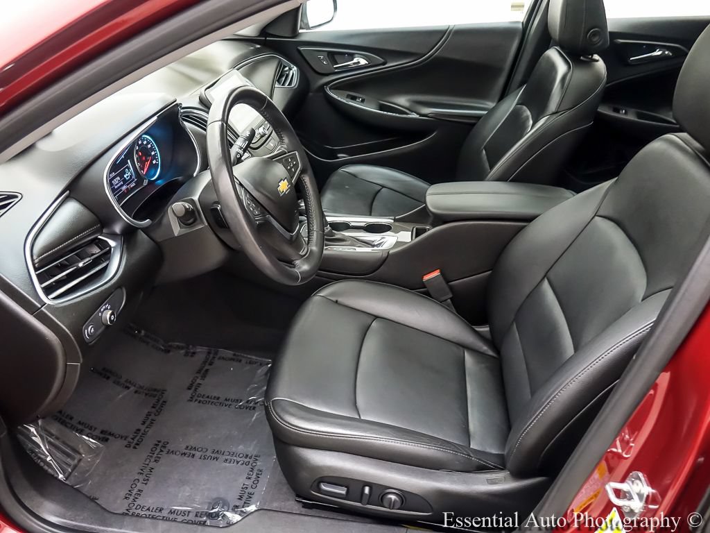 Used 2018 Chevrolet Malibu LT w/ Leather Package FWD image 9