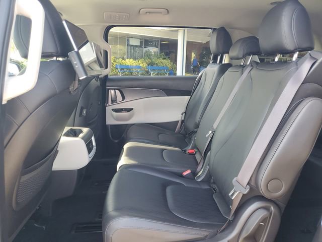 Used 2022 Kia Carnival LX w/ Paint Protection Package image 11