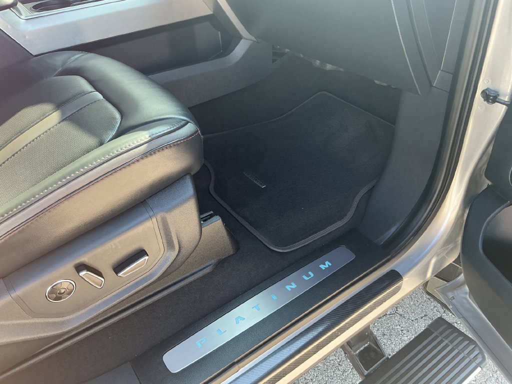 Certified 2022 Ford F450 Platinum w/ FX4 Off-Road Package AWD/4WD image 19