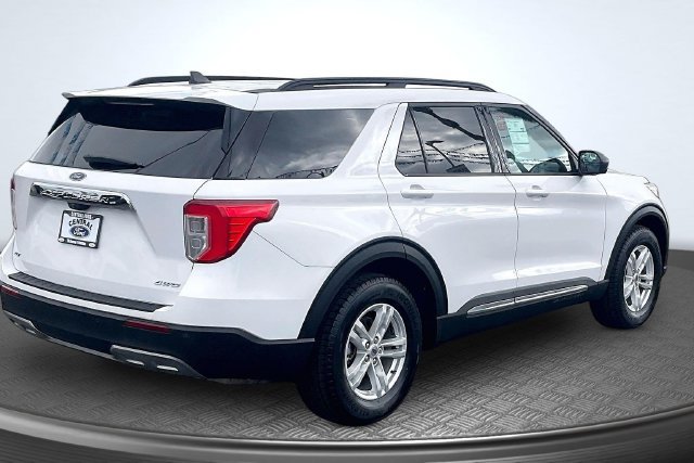 Certified 2023 Ford Explorer XLT w/ Equipment Group 202A AWD/4WD image 13
