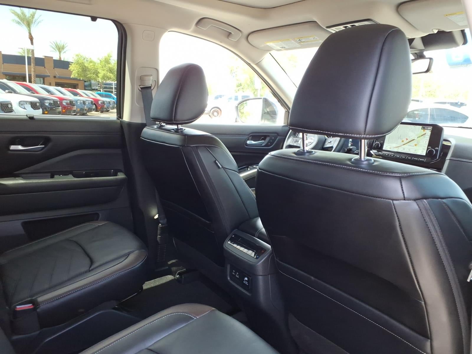 Used 2024 Nissan Pathfinder Platinum AWD/4WD image 13