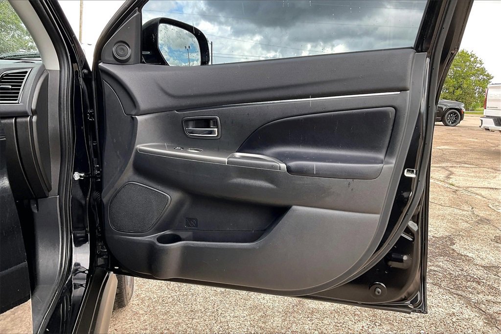 Used 2022 Mitsubishi Outlander Sport SE image 29