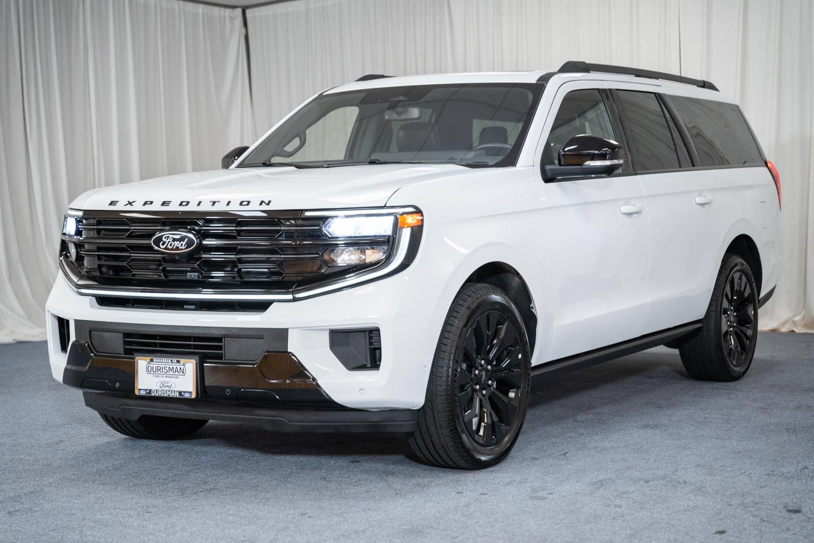 Certified 2025 Ford Expedition Max Platinum w/ Stealth Appearance Package AWD/4WD image 3