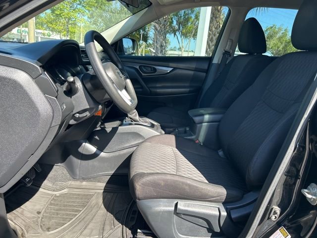 Used 2020 Nissan Rogue S FWD image 11