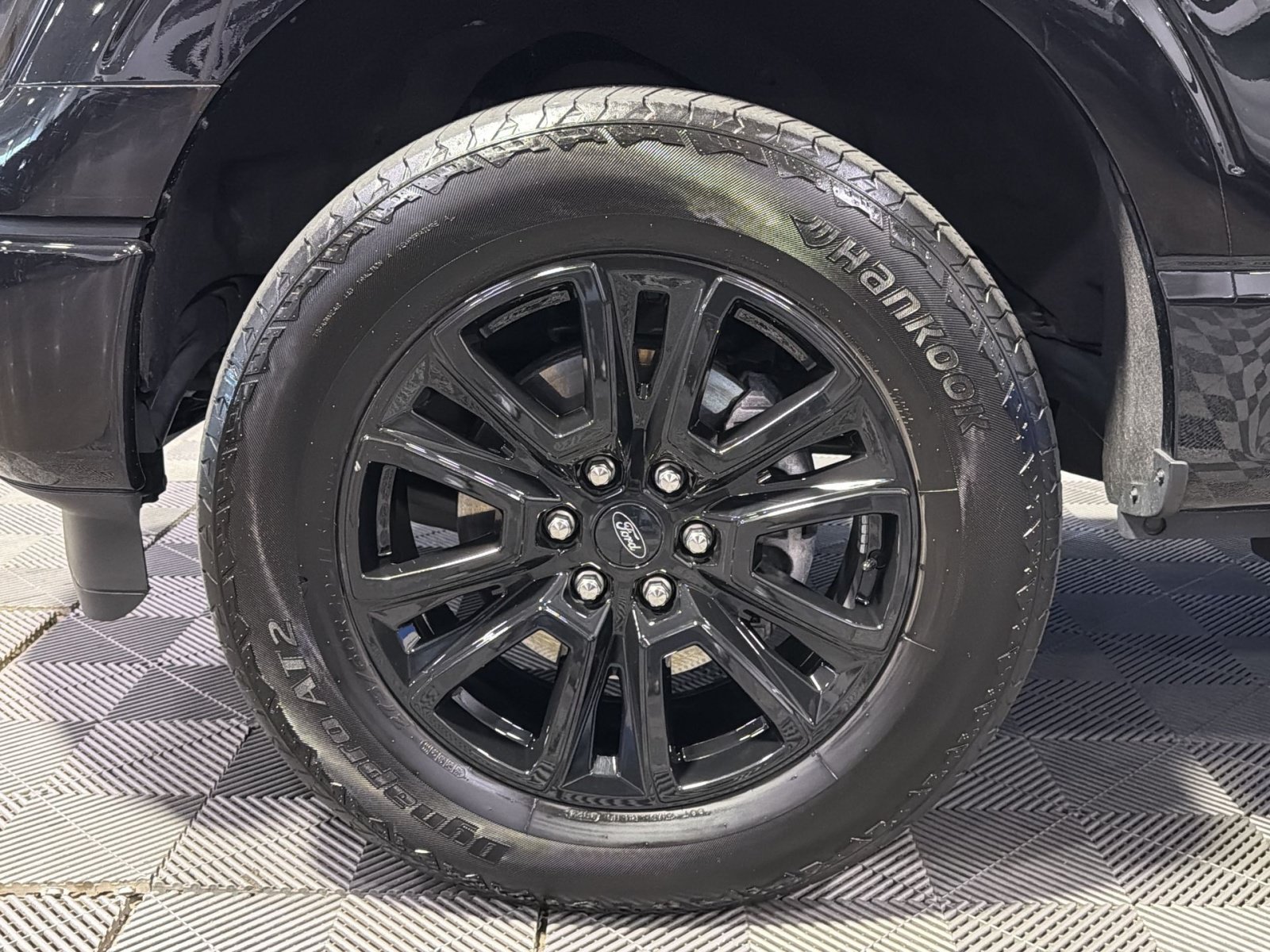 Certified 2025 Ford F150 Platinum w/ Equipment Group 702A High AWD/4WD image 17