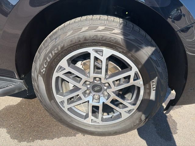Certified 2025 Ford Expedition Active AWD/4WD image 4
